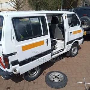 Suzuki APV Minibus 2003 White