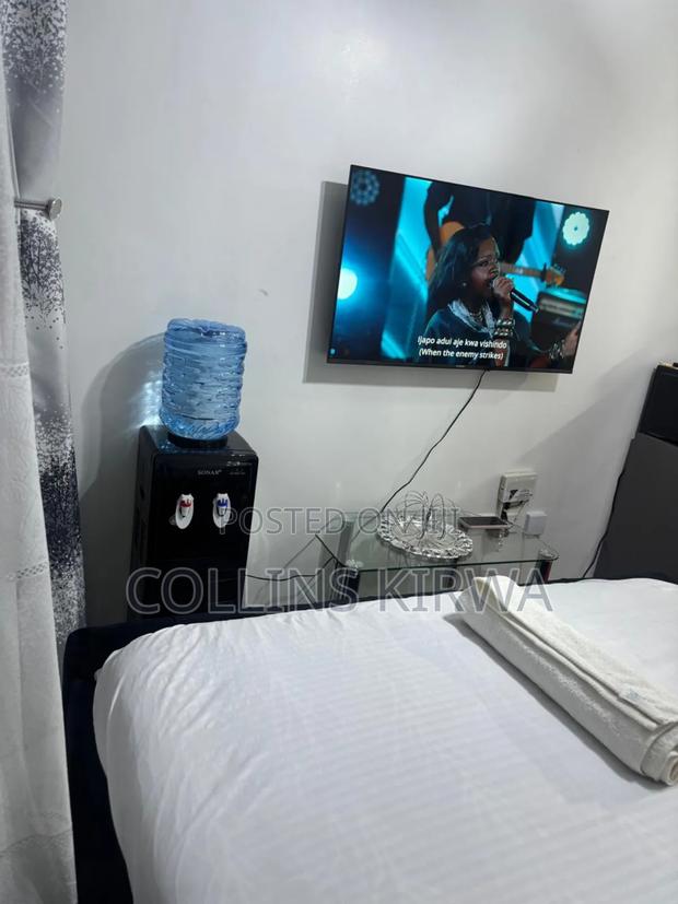 Junior Studio Airbnb With Balcony - thumbnail 3