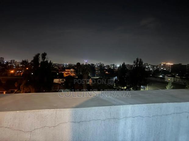 Junior Studio Airbnb With Balcony - thumbnail 7