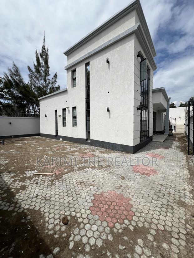 4bdrm House in Murera for sale