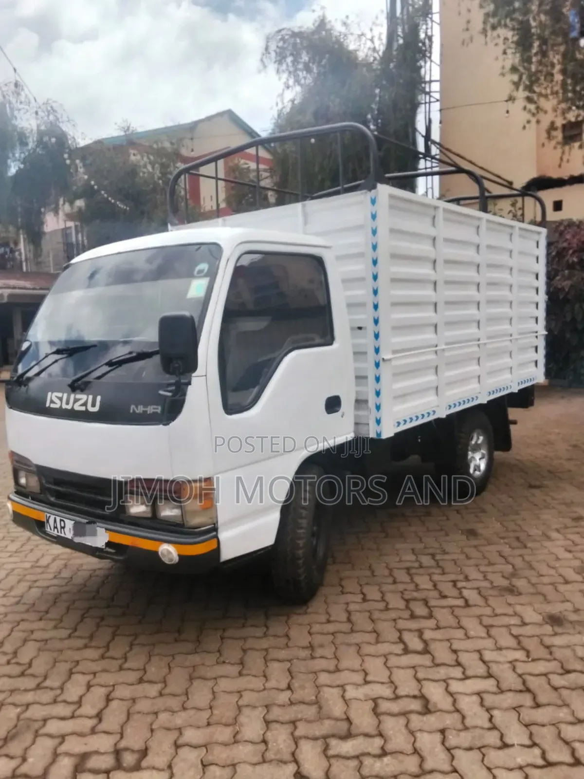 Isuzu NHR 1996
