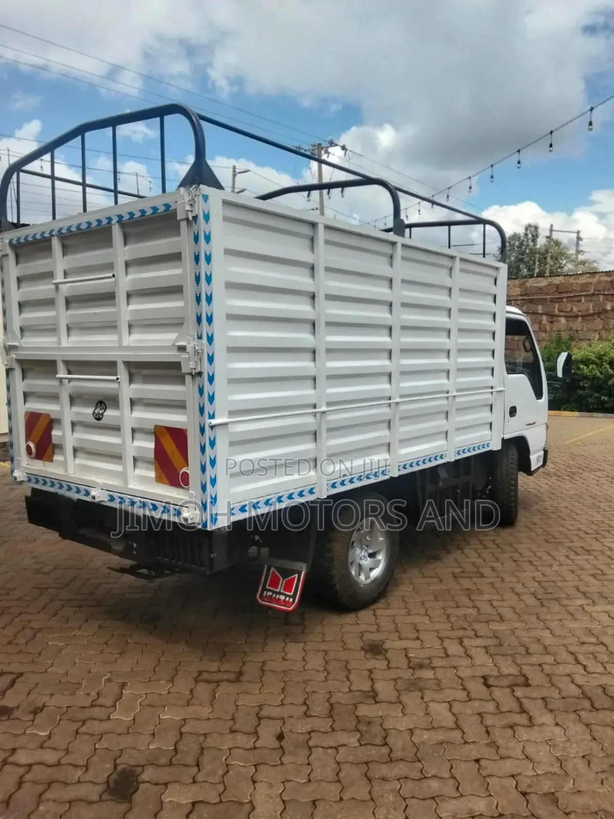 Isuzu NHR 1996