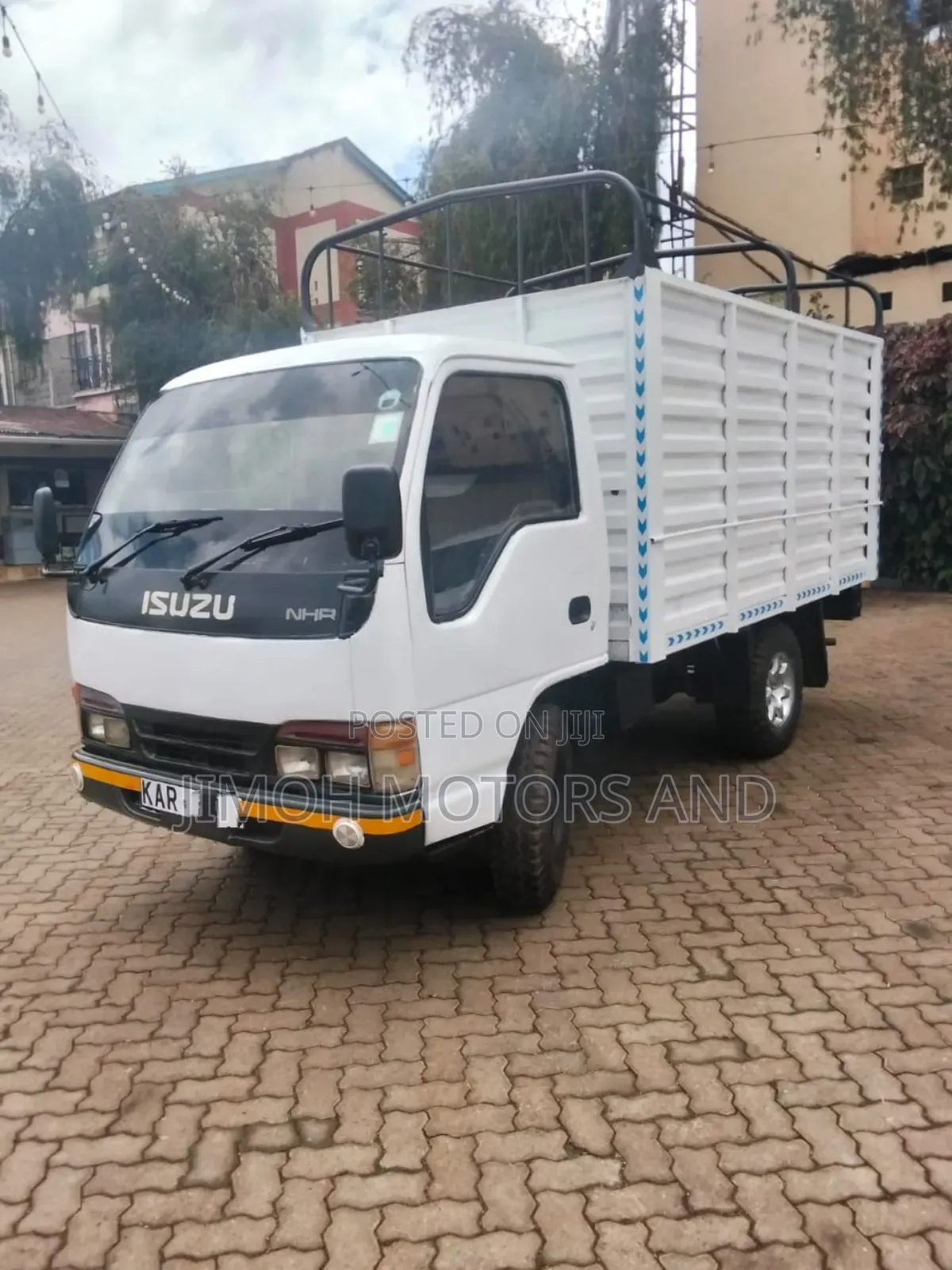 Isuzu NHR 1996