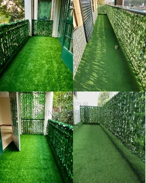 Artificial Green Grass Combined With Privacy Fence