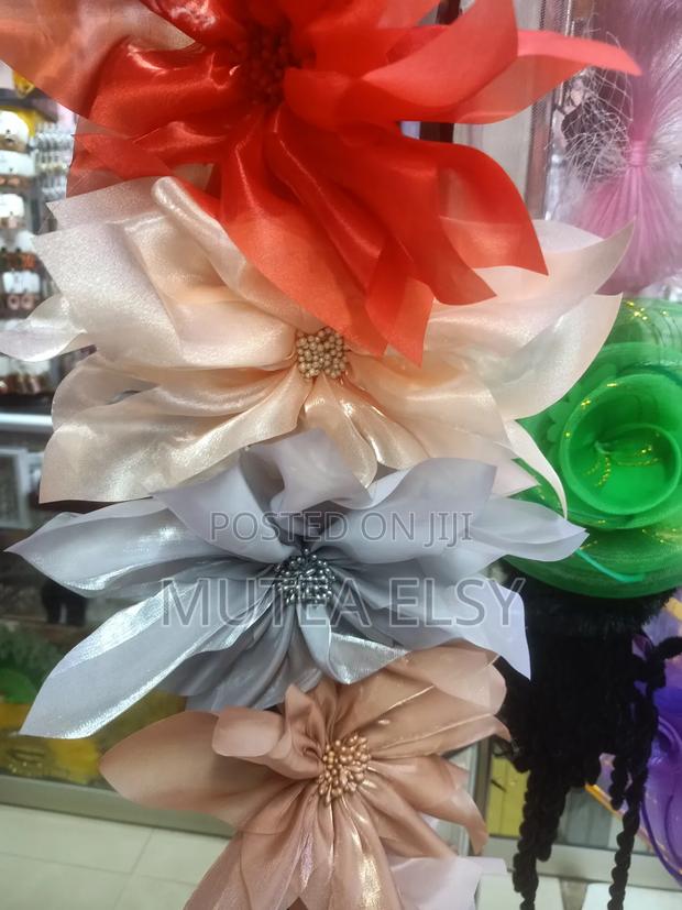 Multicoloured Flowers Fascinators - thumbnail 3