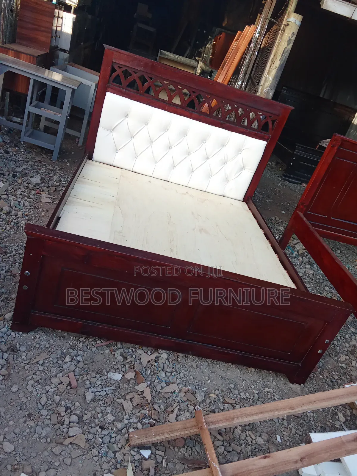 5 by 6 Mocket Mahogany Bed
