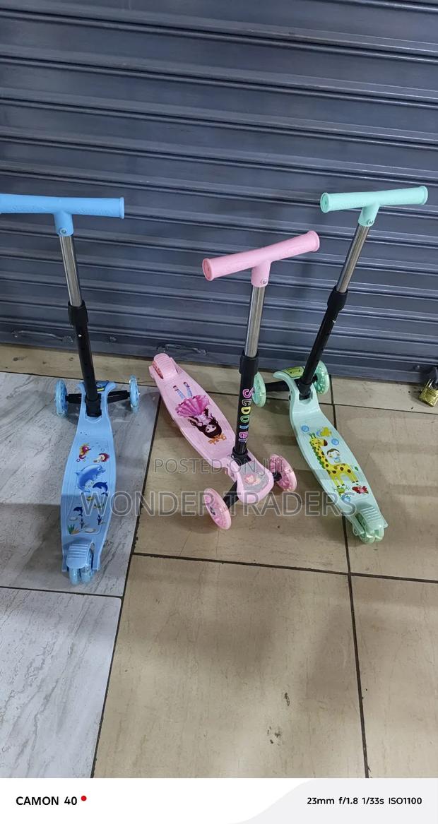 Kids 3 Wheel Scooter Age 2 -7