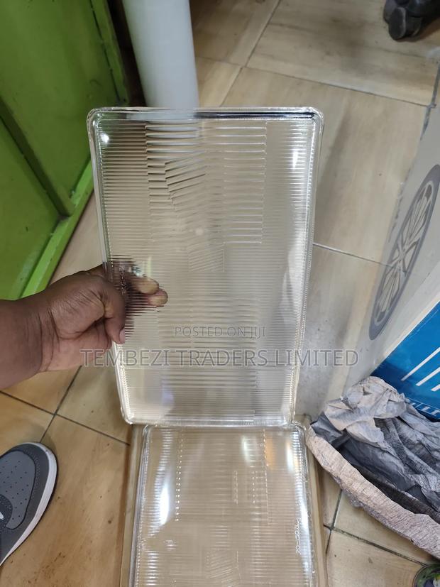 Headlight Lens Mitsubishi Fuso Box - thumbnail 2