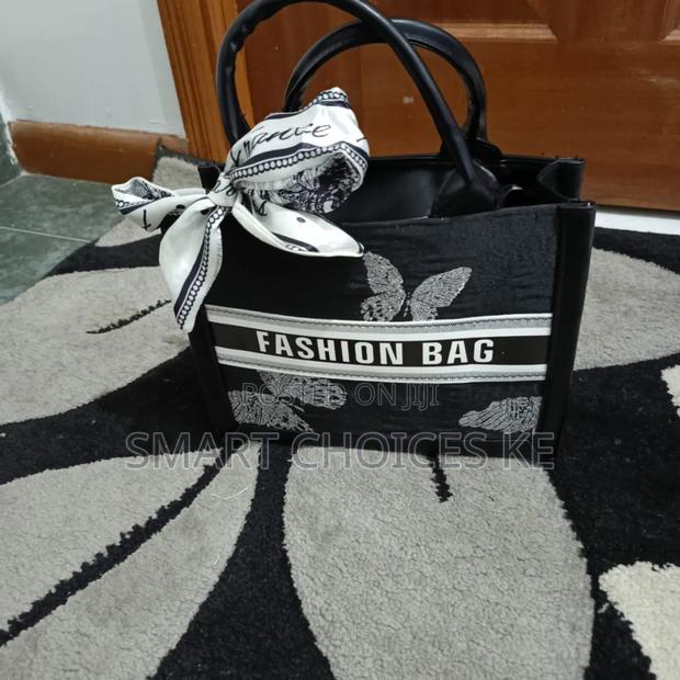 Fashionable Summer Handheld Bag - thumbnail 4