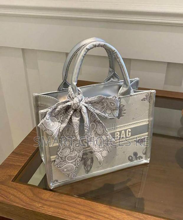 Fashionable Summer Handheld Bag*L