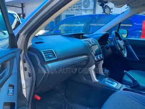 Subaru Forester 2018 Silver