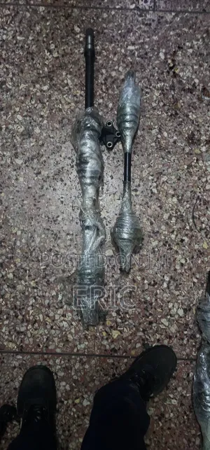N V200 Driveshaft