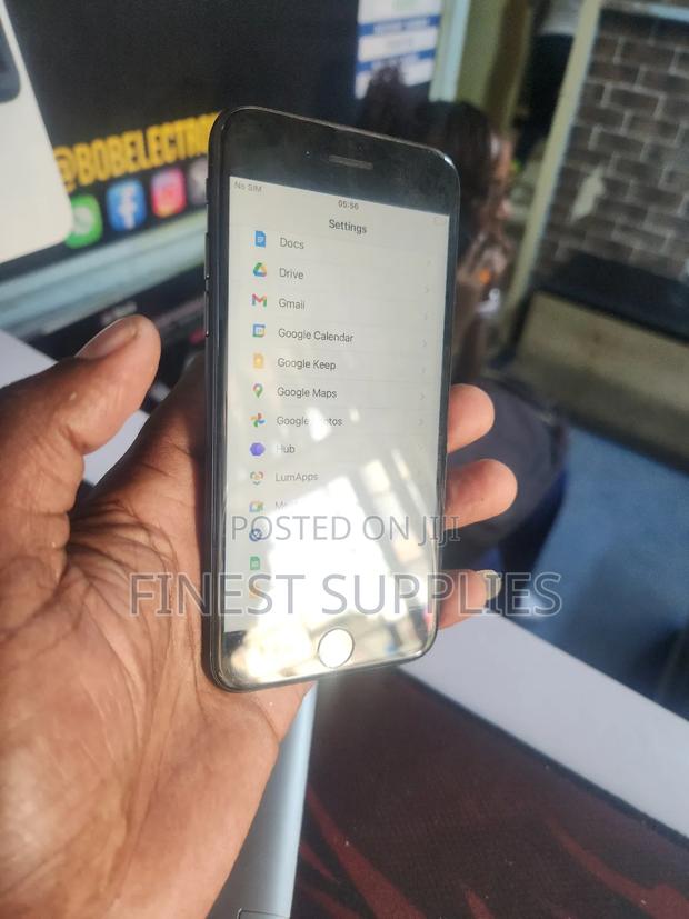 Apple iPhone 7 32 GB Black - thumbnail 2