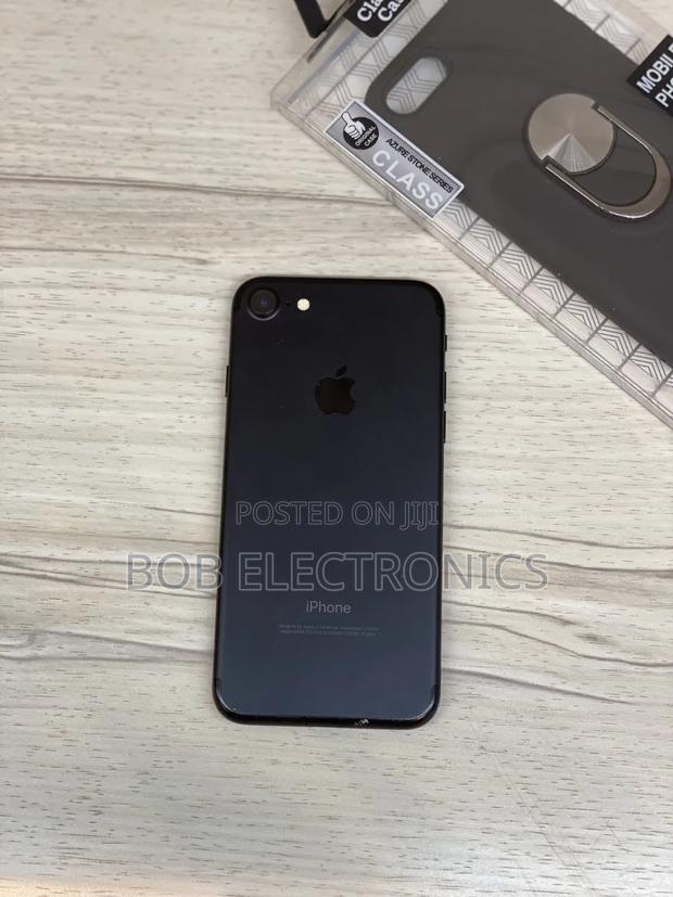 Apple iPhone 7 32 GB Black - thumbnail 3