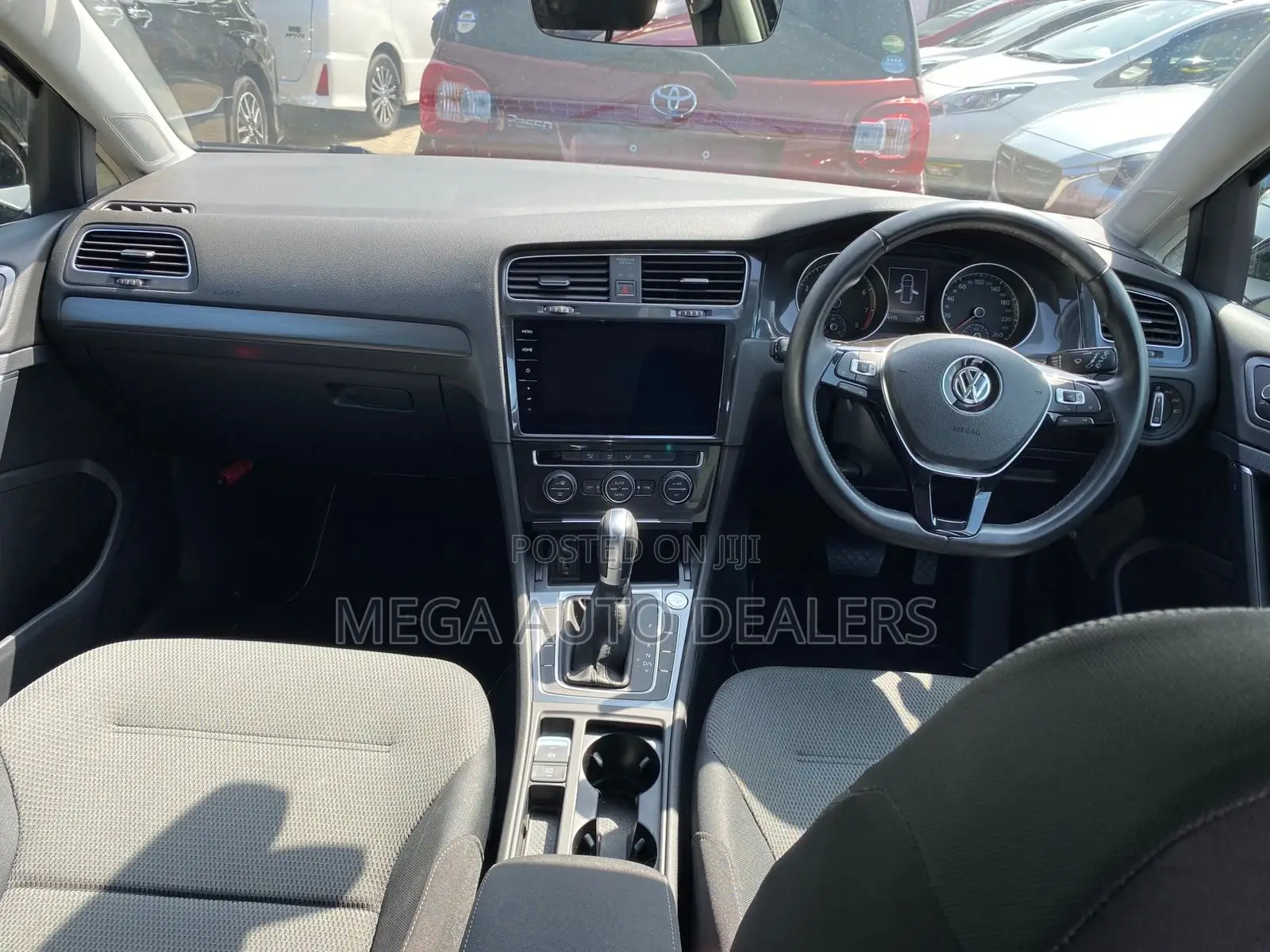 Volkswagen Golf 2018 Gold