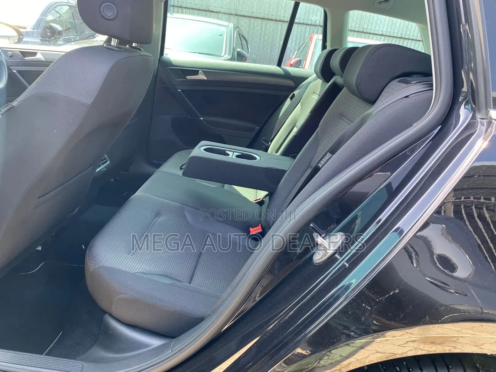Volkswagen Golf 2018 Gold