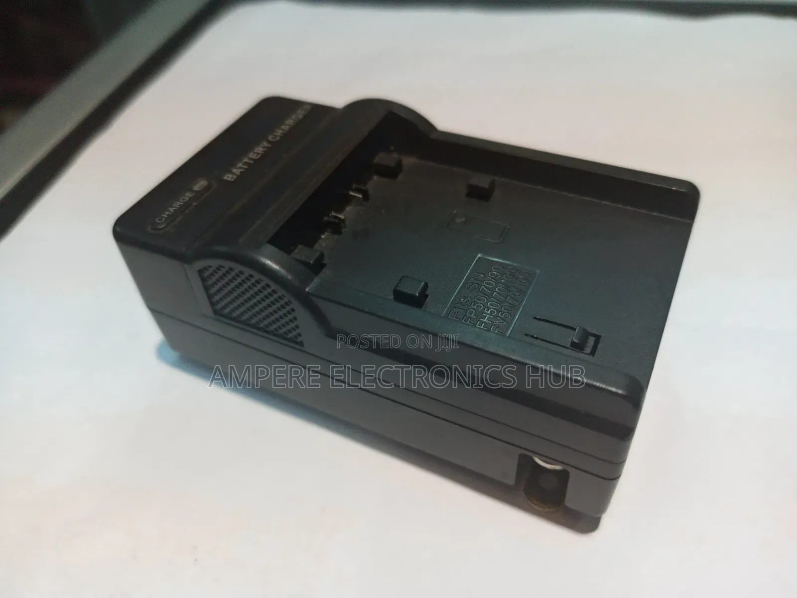 Canon, Nikon, Panasonic, Kodak, Casio Camera Battery Charger