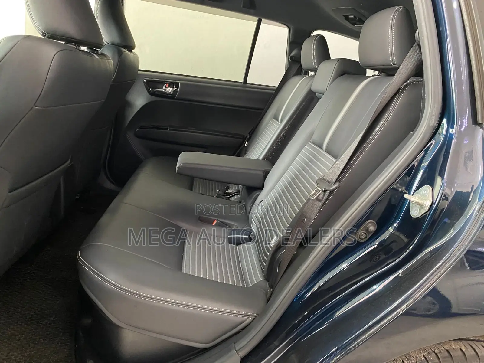 Toyota Corolla Fielder 2018 Blue