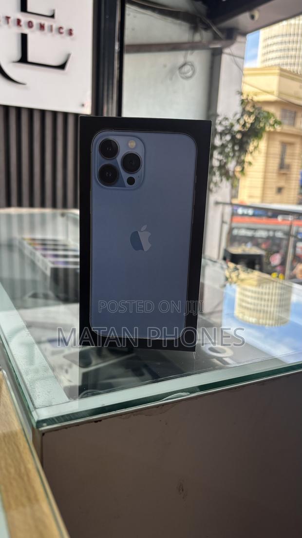 Apple iPhone 13 Pro Max 256 GB Blue - main view