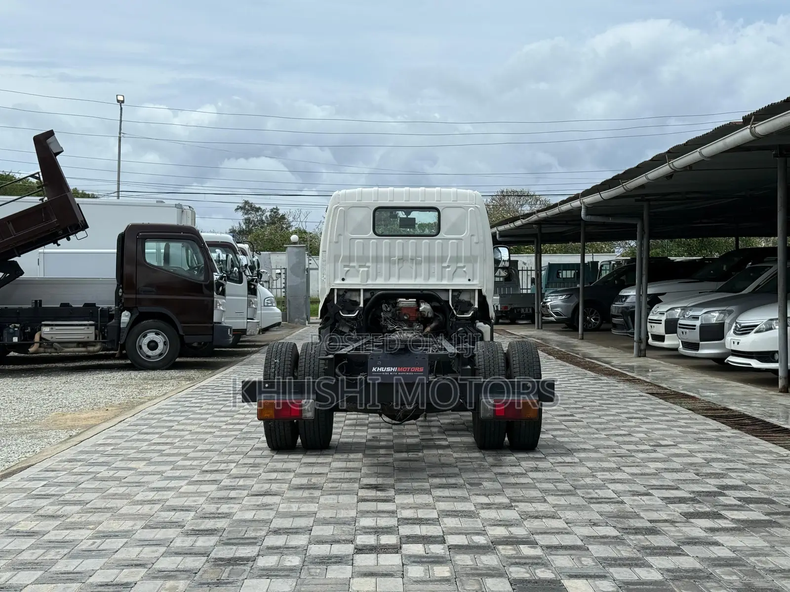 Hino Dutro 2017
