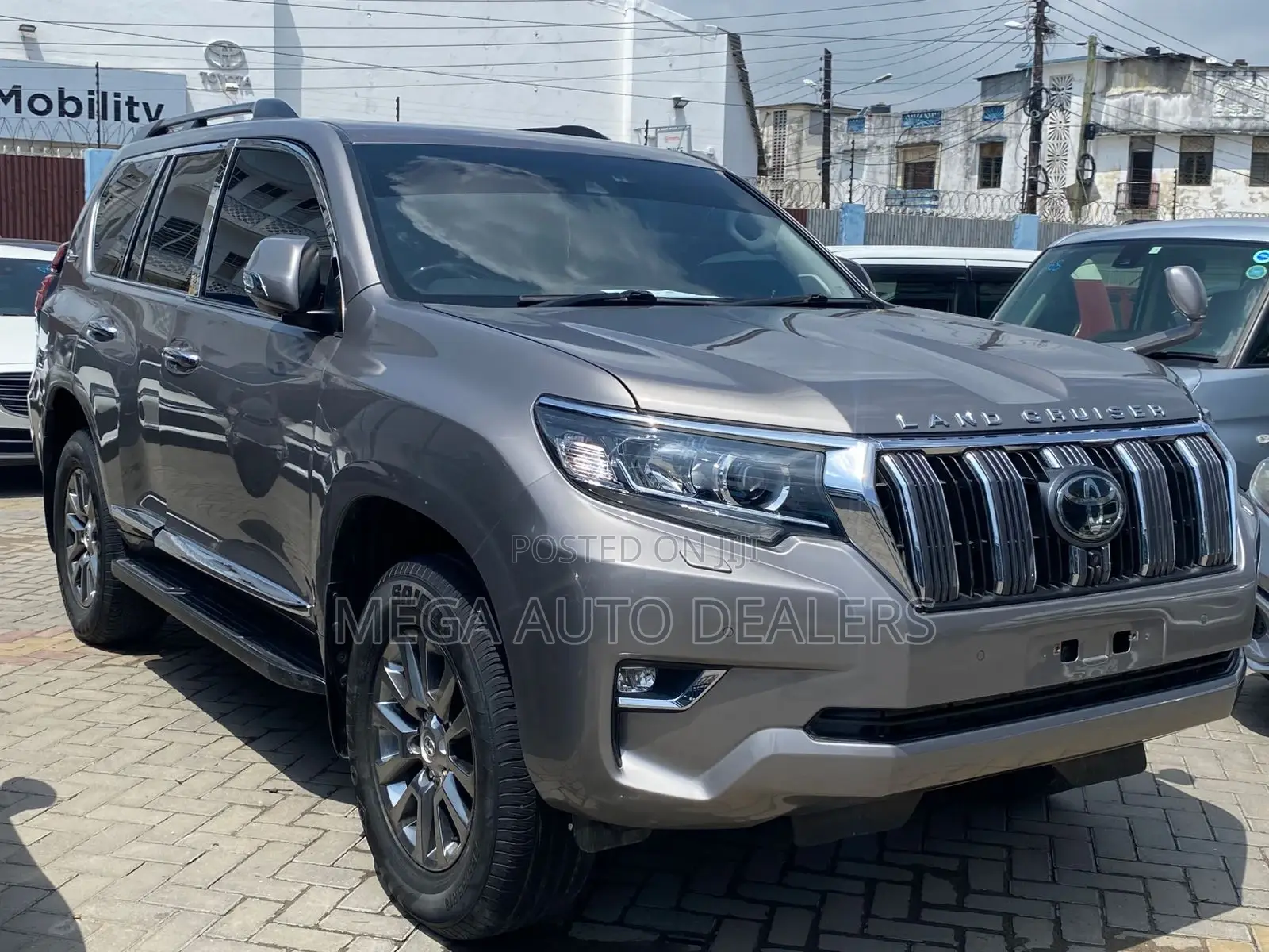 Toyota Land Cruiser Prado 2018 Gray