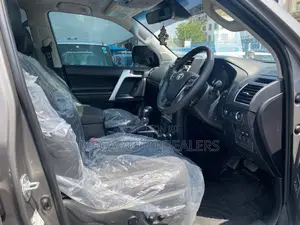 Toyota Land Cruiser Prado 2018 Gray