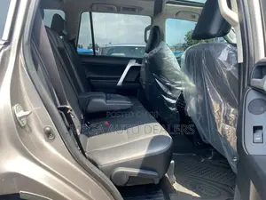 Toyota Land Cruiser Prado 2018 Gray