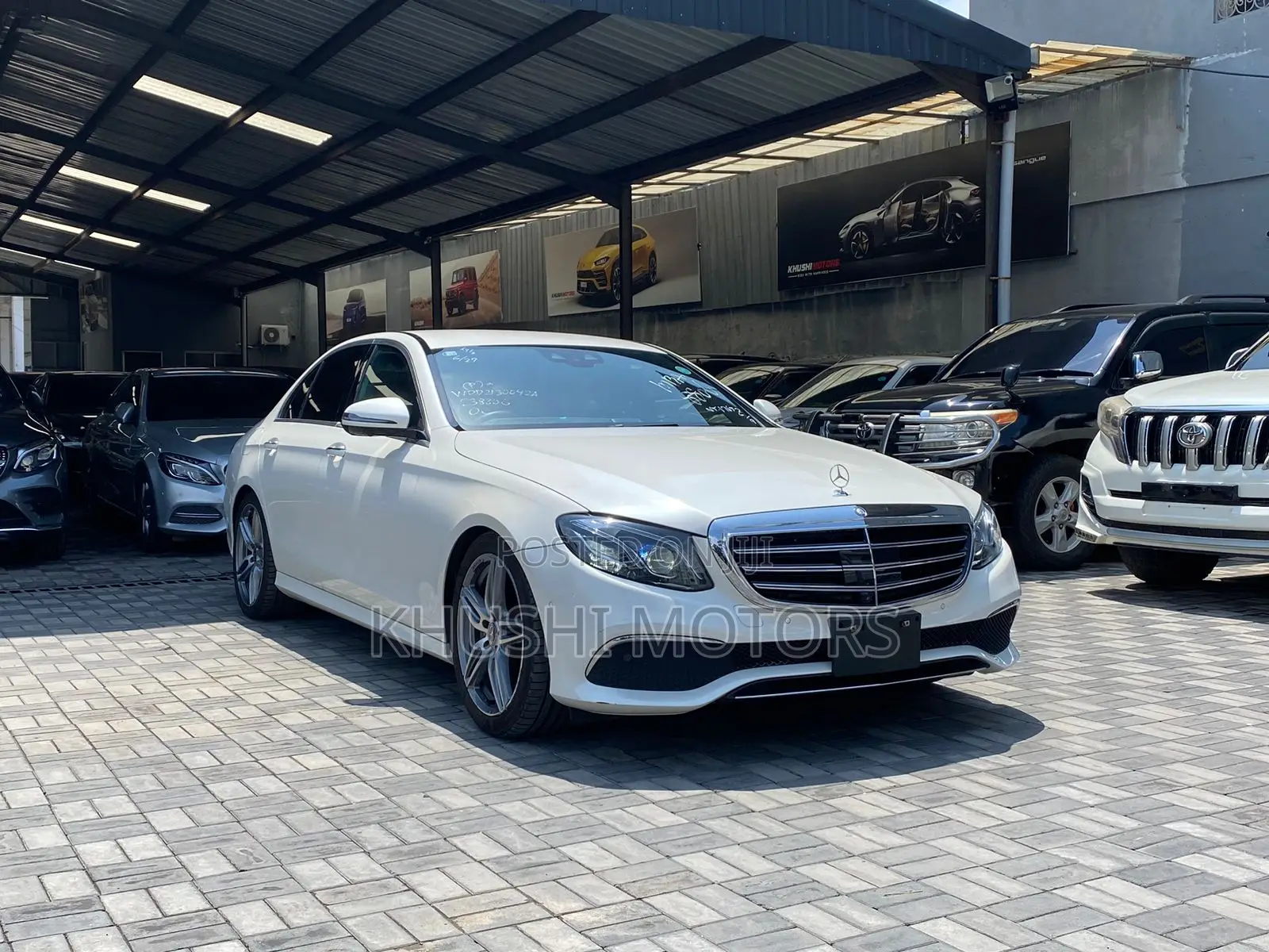 Mercedes-Benz E220 2017 White