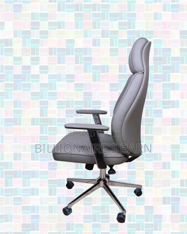 Grey Executive Chair | Posture-Friendly Build for Daily Productivity - thumbnail 2