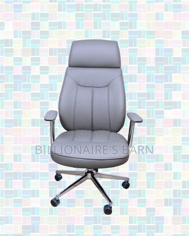 Grey Executive Chair | Posture-Friendly Build for Daily Productivity - thumbnail 3