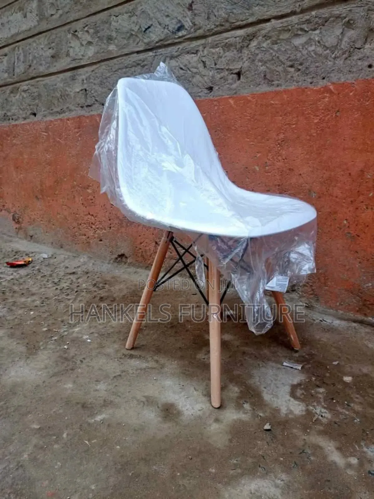 Restaurant Chair – Easy to Arrange