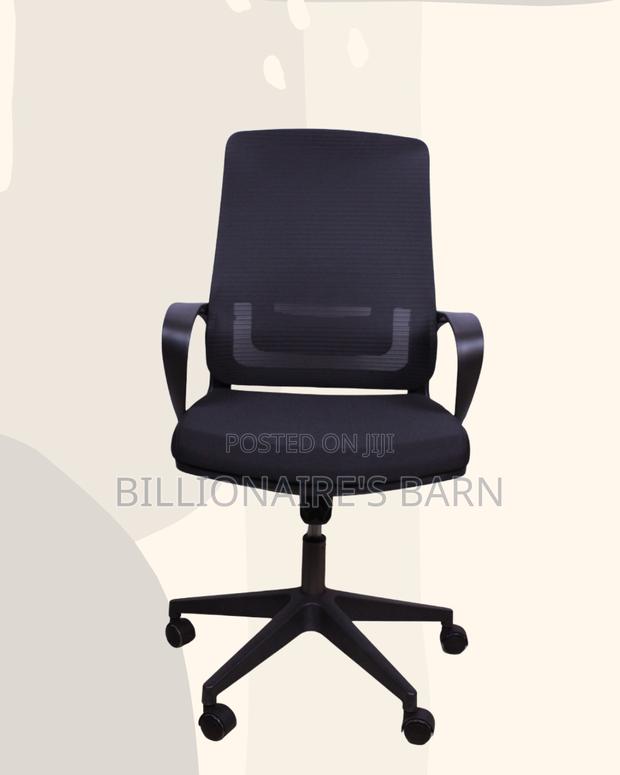 Black Mid-Back Mesh Chair | Cool Airflow for Kenya’S Warm Afternoons |