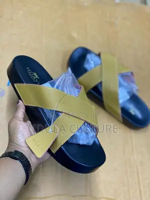 Huayi Leather Sandals