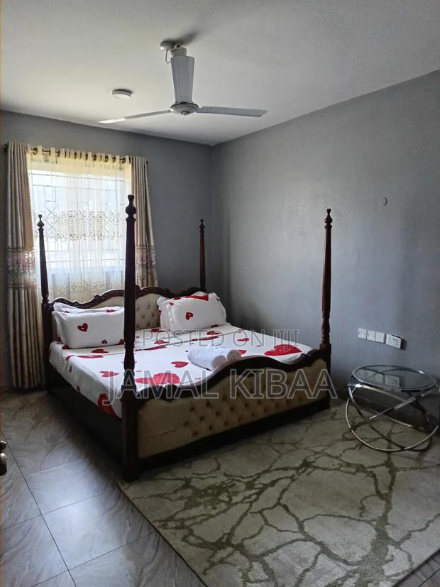 Two Bedroom Airbnb - thumbnail 8