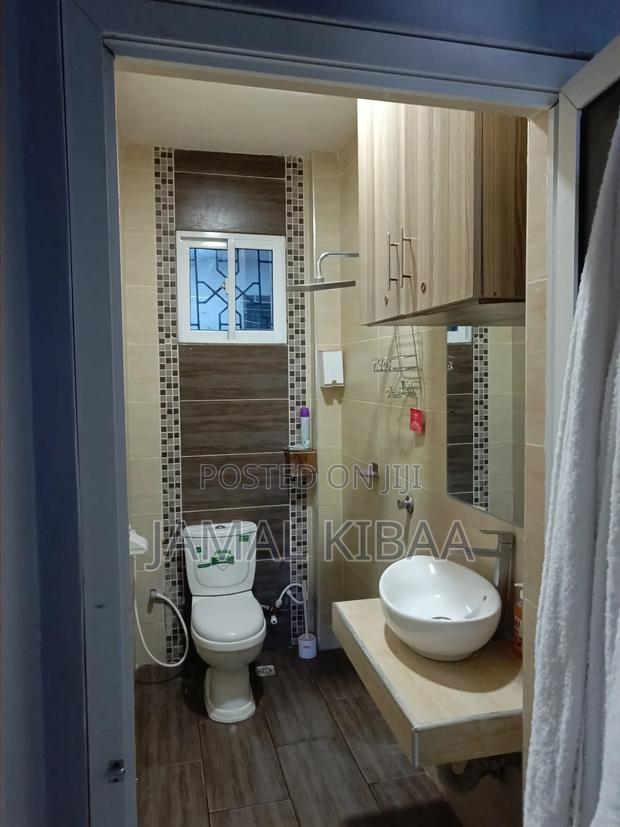 Two Bedroom Airbnb - thumbnail 9