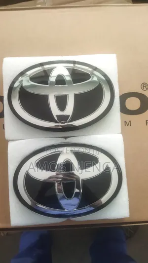 Toyota Hillux/ Land Cruiser Grill Logos