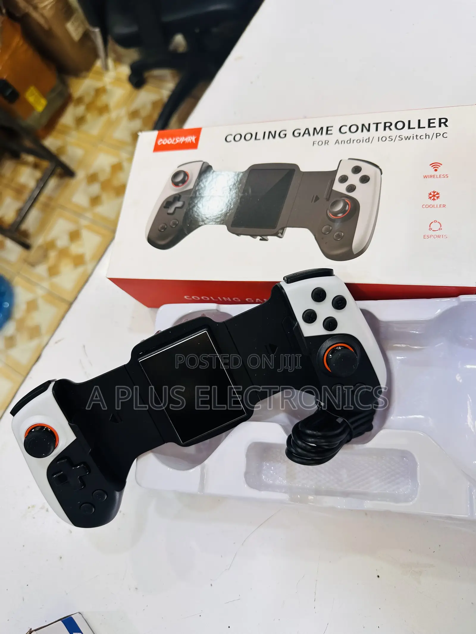 Jk02 Gaming Controller With Built-in Cooling Fan