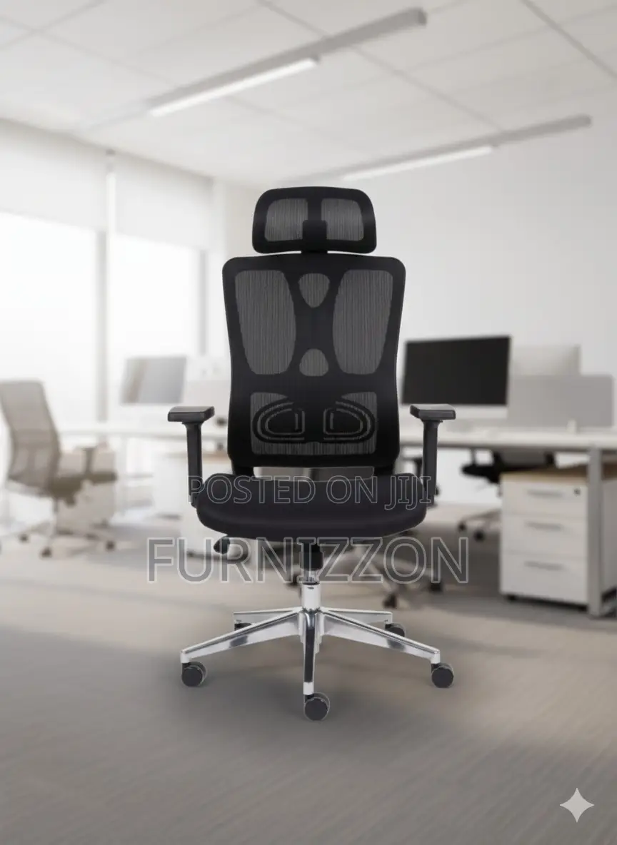 Ergonomic High-Back Black Mesh Swivel Office Chair With Headrest