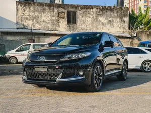Toyota Harrier 2.0 2018 Black