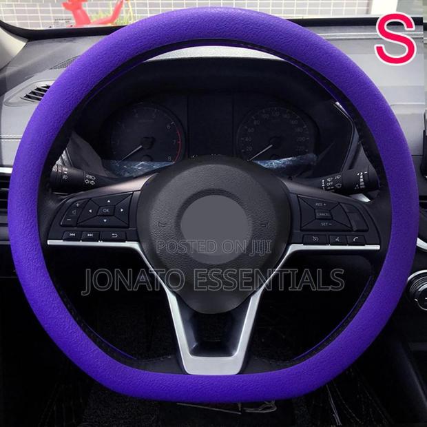 Universal Silicone Steering Wheel Cover - thumbnail 3
