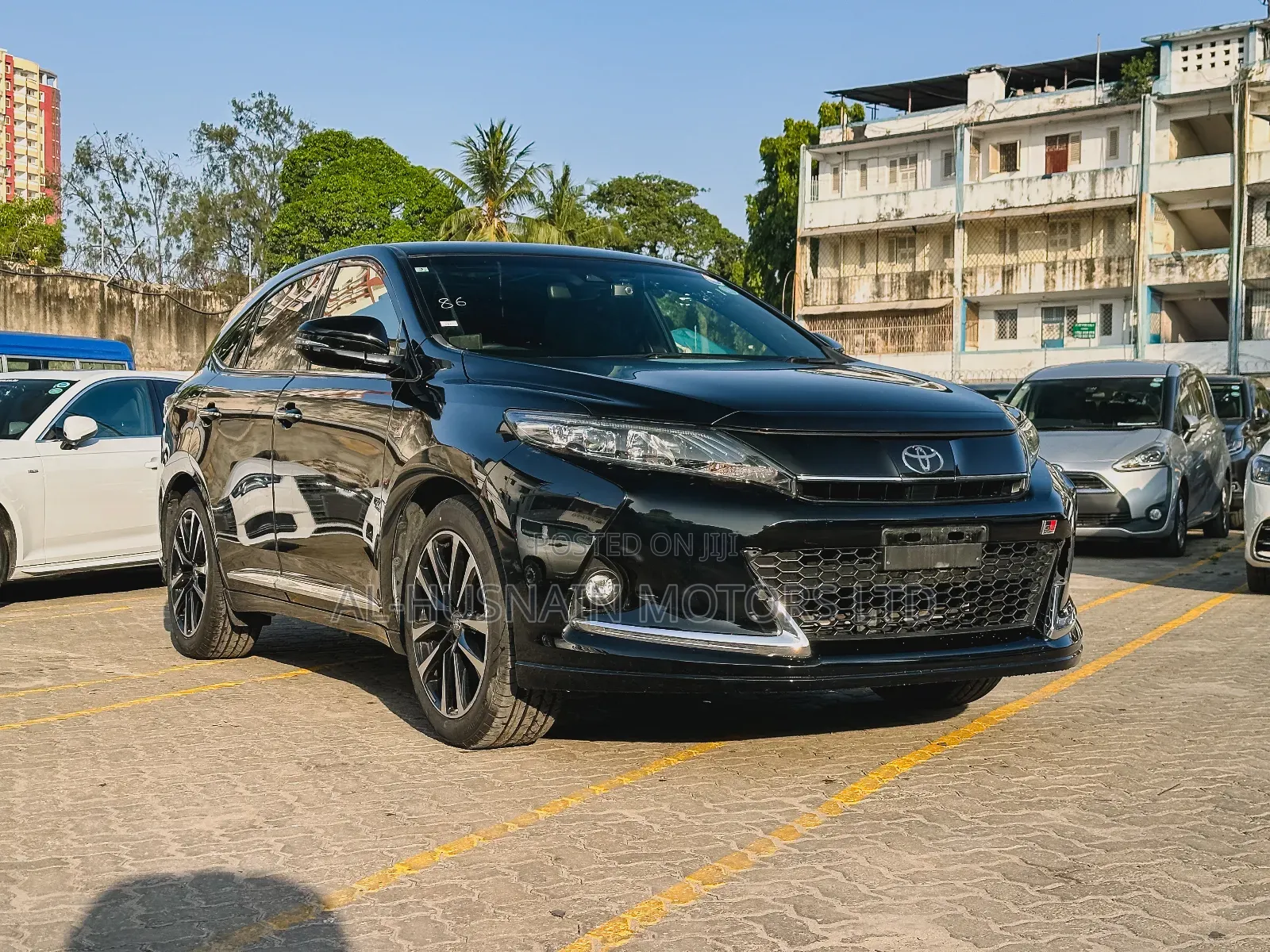 Toyota Harrier 2.0 2018 Black