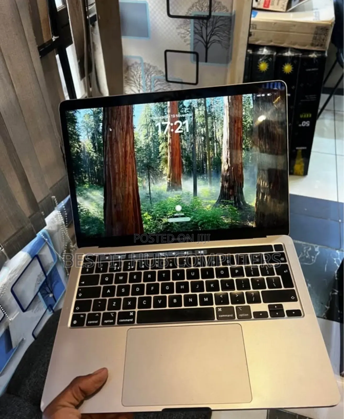 Laptop Apple MacBook Pro 2021 M1 16GB Apple M1 Pro SSD 512GB