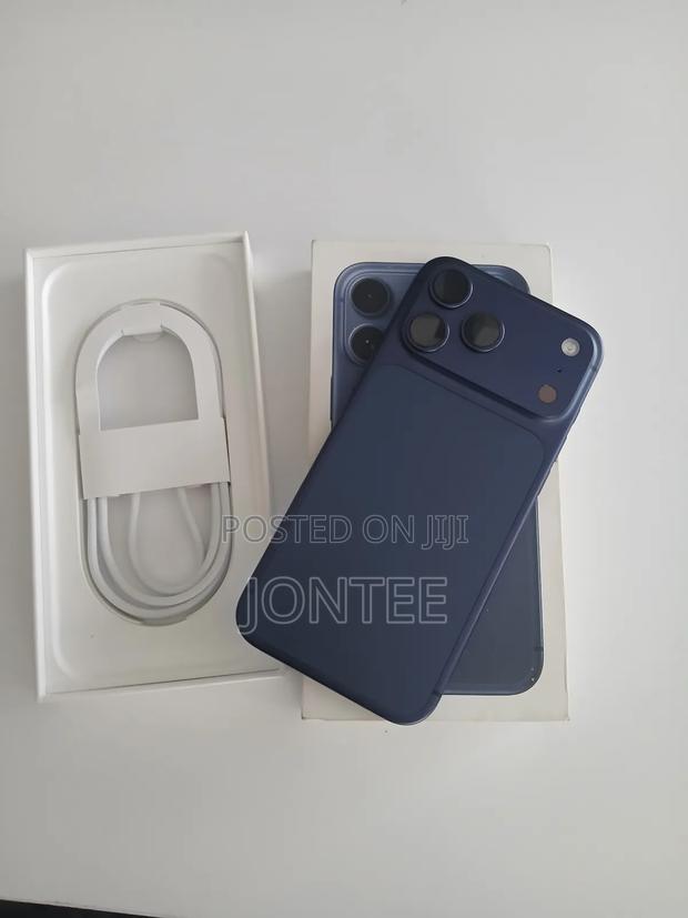 Apple iPhone 17 Pro Max 256 GB Blue - thumbnail 4