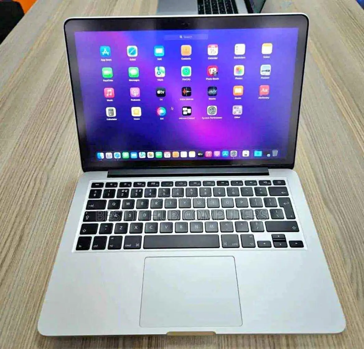 Laptop Apple MacBook Pro 2022 M2 8GB Intel Core i7 SSD 256GB