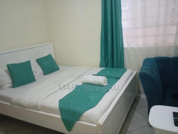 Airbnb Studio - thumbnail 3