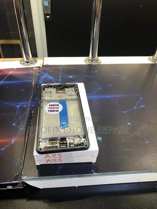 Original Samsung Galaxy A73 Broken Screen Replacement and Installation - thumbnail 3