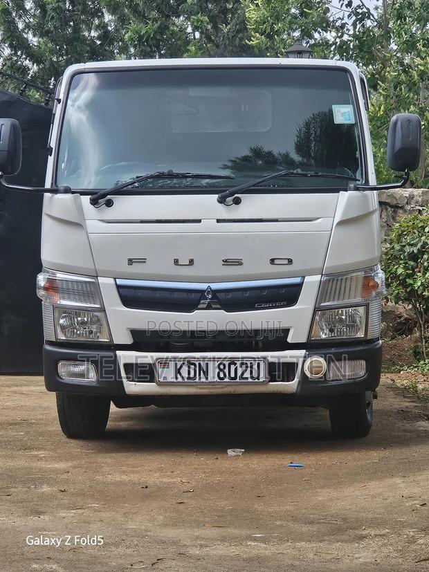 Mitsubishi Fuso Canter 2016 White
