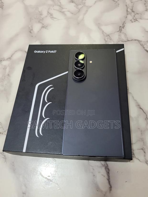 New Samsung Galaxy Z Fold7 1 TB Black - thumbnail 3