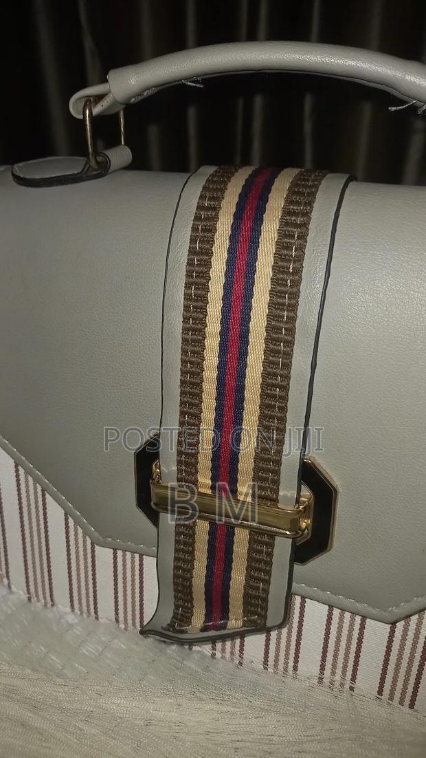 Grey Handbag - thumbnail 3