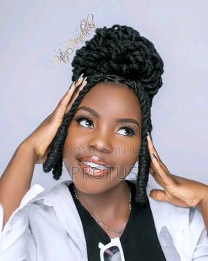 Royal Dreadlocks Installation - thumbnail 2